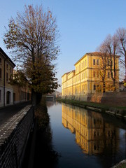 Specchiarsi nel canale - speculare