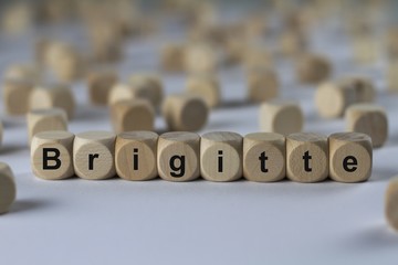 Brigitte - Holzwürfel mit Buchstaben