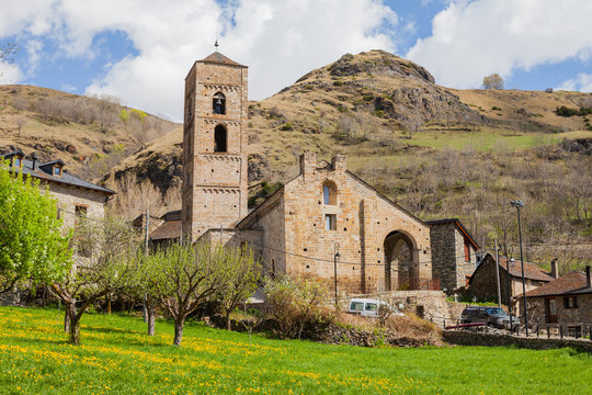 glesia de la Natividad de la Madre de Dios de Durro (Nativitat de Durro)