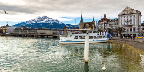 Schiff, Pilatus und Stadt Luzern, Schweiz