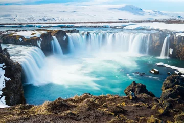 Stof per meter Goddafoss, een van de meest spectaculaire watervallen van IJsland. © Puripat