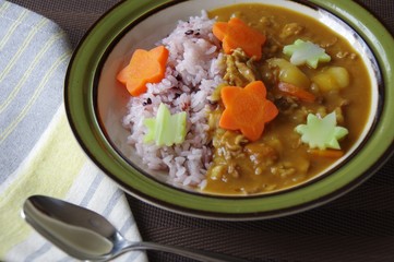 黒米ご飯のカレーライス