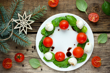 Christmas wreath caprese salad