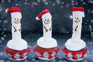 Funny snowman cupcakes - Christmas and New Year treats
