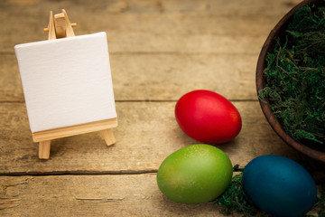 Ostereier mit Leinwand