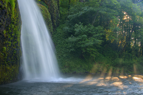 Horsetail falls, Columbia river gorge, Oregon, USA
