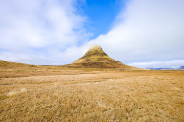 Fototapeta na wymiar Kirkjufell Mountain, Iceland