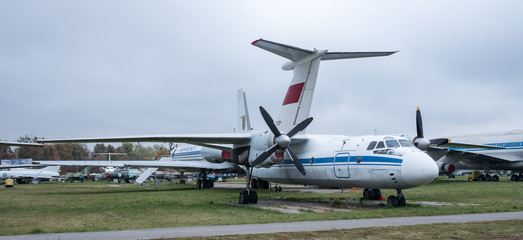 Russische Flugzeuge und Helikopter © UrbanExplorer