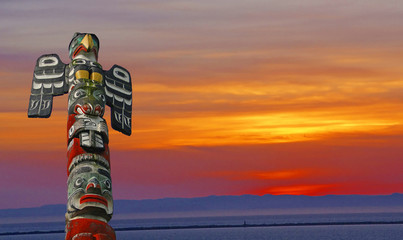 Thunderbird totem pole