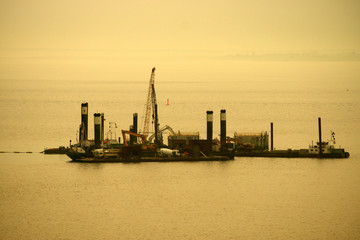 Arbeitsplattform auf dem Wasser