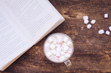 Marshmallows on the top of a hot chocolate drink
