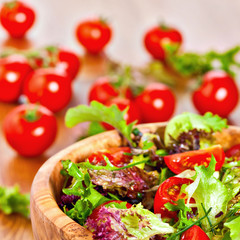 Mixed lettuce salad and tomatoes