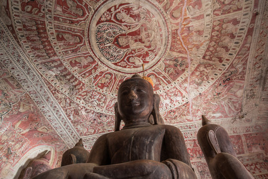 Buddha image at Pho Win Taung Cave in Monywa