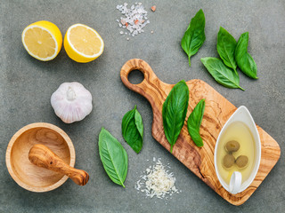 The ingredients for homemade pesto sauce : basil, parmesan chees
