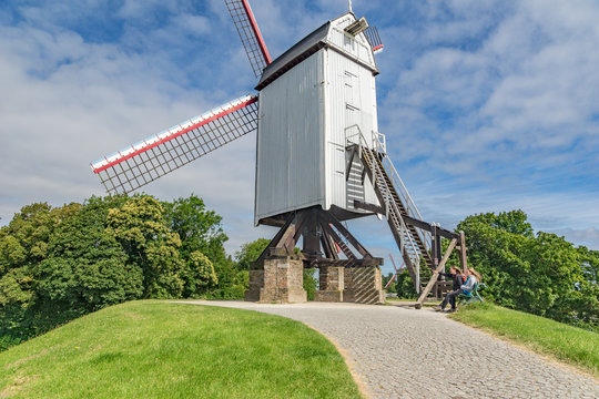 die alte Windm&uuml;hle Bonne Chieremolen, Kruisvest in Br&uuml;gge Belgien