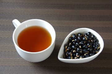 炒り黒豆と黒豆茶