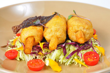Fried Shrimp with Sugar Cane lay on vegetable salad, CHAO TOM