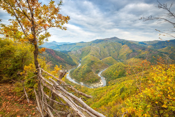 Autumn mountain /
Panoramic view of an autumn forest and meanders of Arda river near Kardzhali, Bulgaria