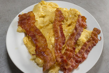 Rührei mit Speck