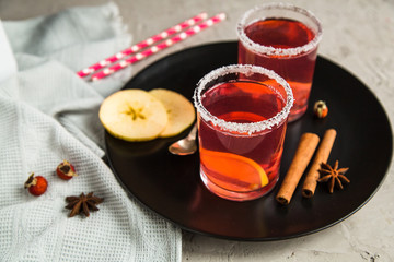 Morse red currant with cinnamon and lemon