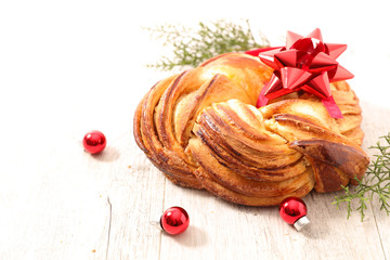 cinnamon roll cake for christmas