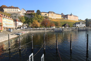 Herbst am Bodensee / Blick von der Meersburger Hafenmole
