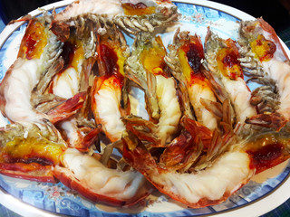 River shrimp , Prawn burned