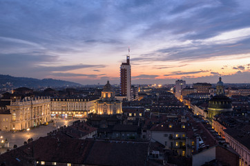 Obraz premium Turin (Torino) panoramic view on Piazza Castello from the Cathedral bell tower at sunset