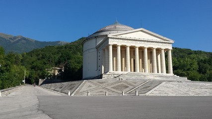 tempio canoviano di possagno