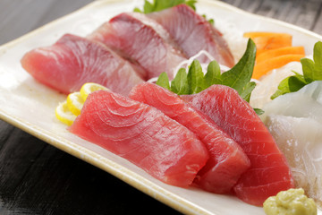 メバチマグロの刺身　Sliced raw bigeye tuna