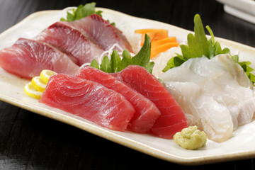 メバチマグロの刺身　Sliced raw bigeye tuna