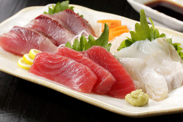 メバチマグロの刺身　Sliced raw bigeye tuna