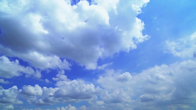 青空とたくさんの積雲、ひつじ雲