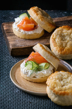 Cheese scones with salmon