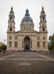 Fototapeta na wymiar The St. Stephen's Basilica in Budapest, at Szent Istvan Square (Szent István tér).