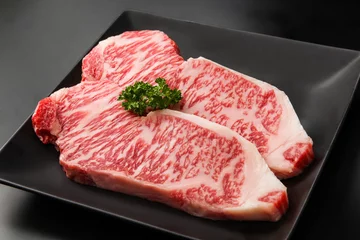Foto op Plexiglas 和牛サーロインステーキ皿盛り © ken10ro