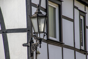Altes Fachwerkhaus historischer Laterne Historische Altstadt