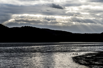 Dunajec - Refleksy, chmury i promienie świetlne