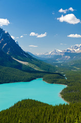 Naklejka na ściany i meble Majestic mountain lake in Canada.