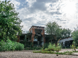 Fototapeta na wymiar abandoned destroyed decay building facade in Samara