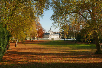 Obraz premium Parc du château de Chantilly en automne, France