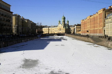Fototapeta na wymiar La Néva. Saint-Pétersbourg. Russie.