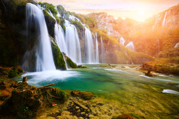Fototapeta na wymiar Beautiful waterfall at Plitvice National Park