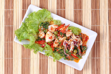 Fried chicken mixed vegetables served with fried spicy squid  mi