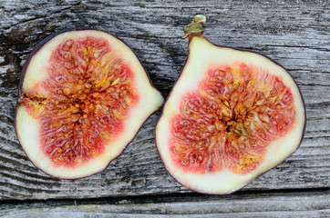 figs on table