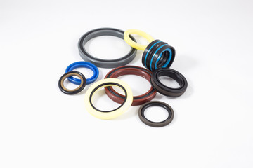 Hydraulic seals for hydraulic cylinders