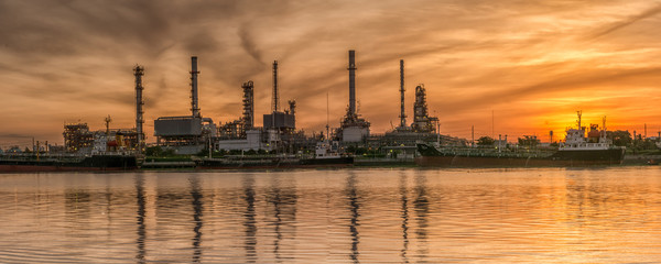 Fototapeta premium refinery in Thailand with beautiful sky