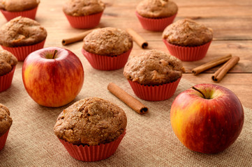Sweet muffins with apples and cinnamon.