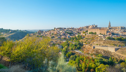 Fototapeta na wymiar The medieval city of Toledo 