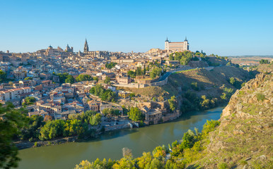 Fototapeta na wymiar The medieval city of Toledo 